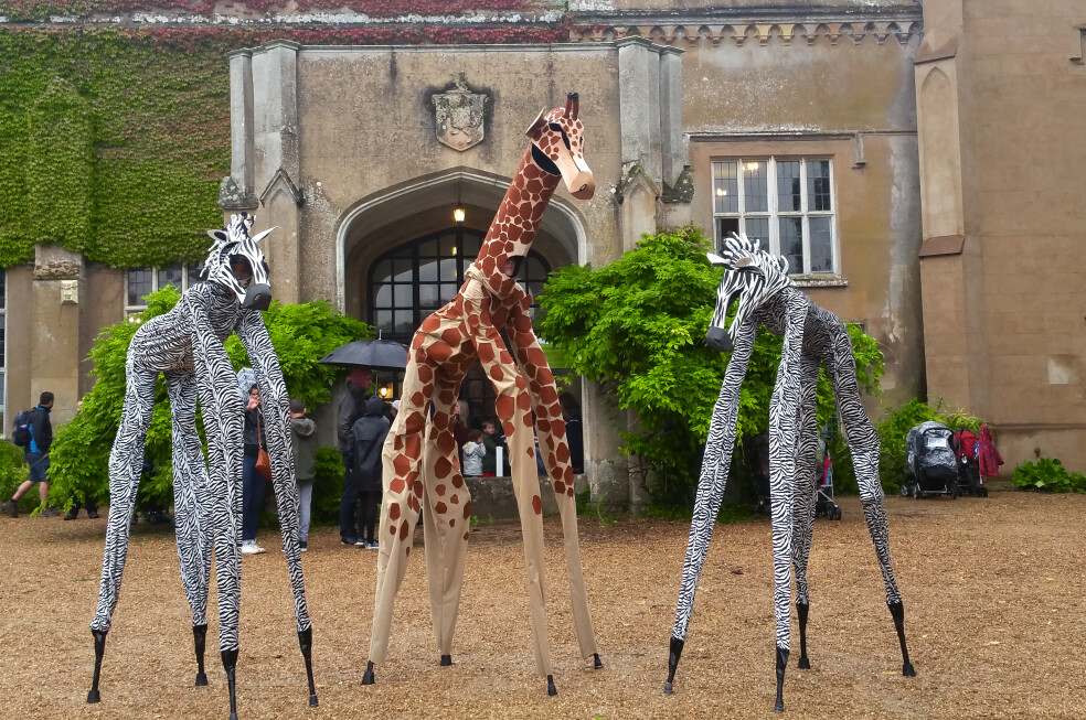 giraffe stilt walker hire uk