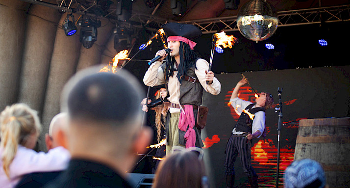 hire pirate stage show