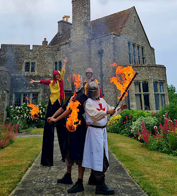 hire medieval themed entertainment